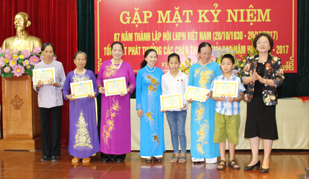 Ban liên lạc cán bộ nữ hưu trí gặp mặt nhân kỉ niệm 87 năm thành lập Hội LHPN Việt Nam